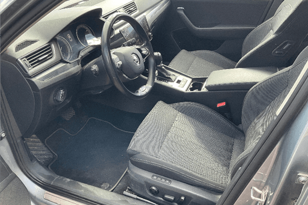 SUPERB PREMIUM 1.6 TDI SCR 120 HP DSG 6