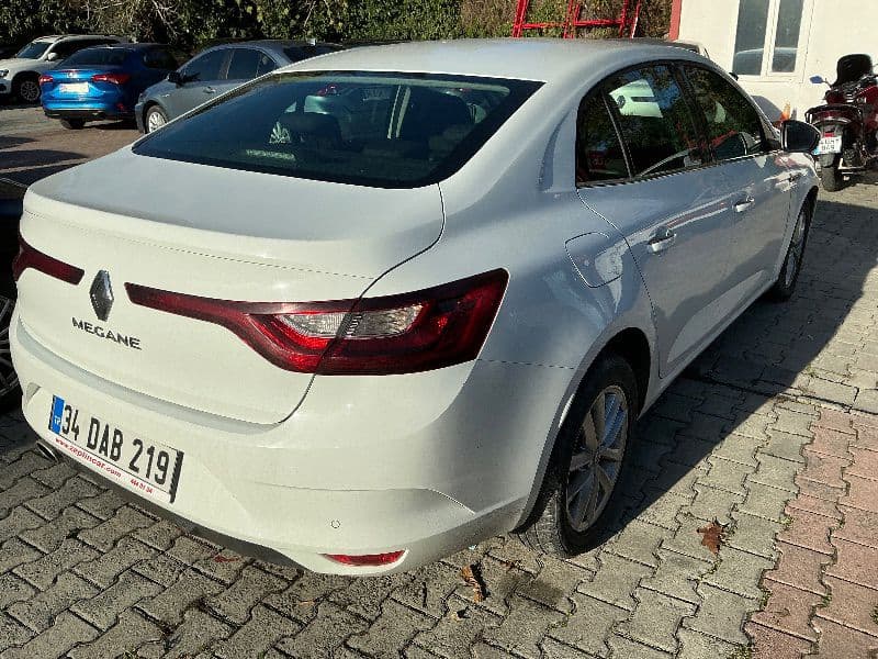 MEGANE SEDAN TOUCH 1.5 BLUE DCI EDC 115 BG 2